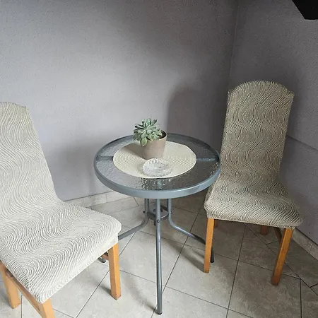 Apartmani I Sobe 
