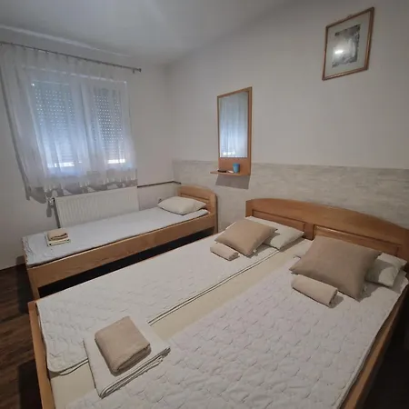 Bed & Breakfast Restoran I Sobe 