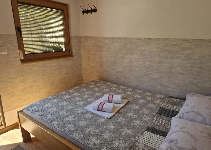 Alojamento de Acomodação e Pequeno-almoço Restoran I Sobe 